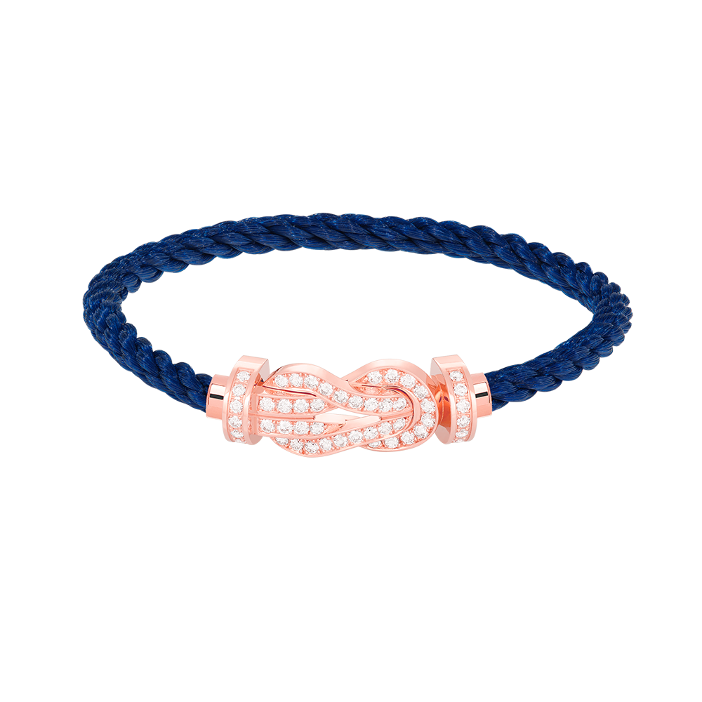 [Cyra] CHANCE GROSSES ARMBAND MIT 8-STELLIGER SCHNALLE UND VOLLBESATZ MIT DIAMANTEN IN ROSÉGOLD