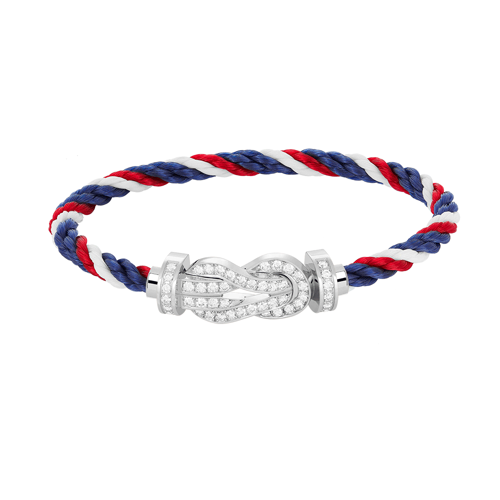 [Cyra] CHANCE GROSSES ARMBAND MIT 8-STELLIGER SCHNALLE UND VOLLBESATZ MIT DIAMANTEN IN SILBER