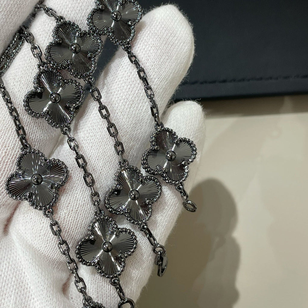 [Cyra] Neues CLOVER 5 MOTIF SCHWARZES ARMBAND
