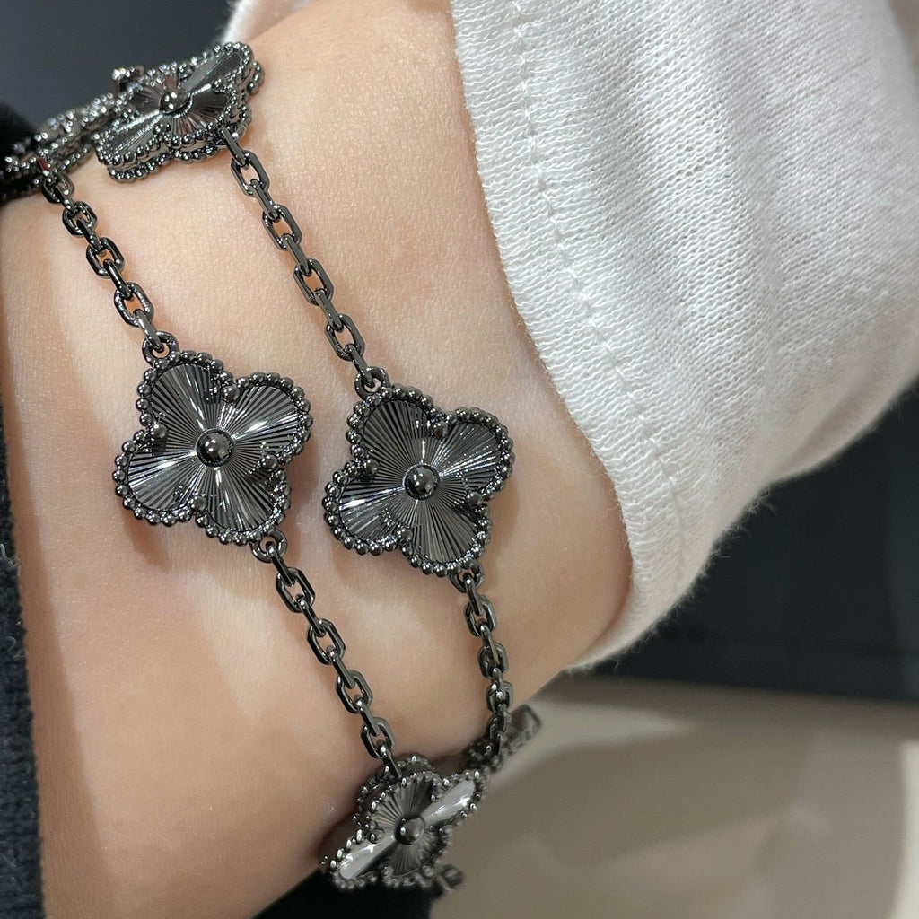 [Cyra] Neues CLOVER 5 MOTIF SCHWARZES ARMBAND