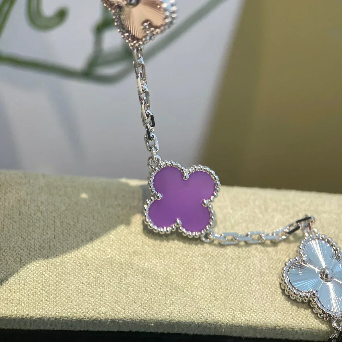 [Cyra] NEUE CLOVER 5 MOTIF VIOLETT ARMBAND KOLLEKTION