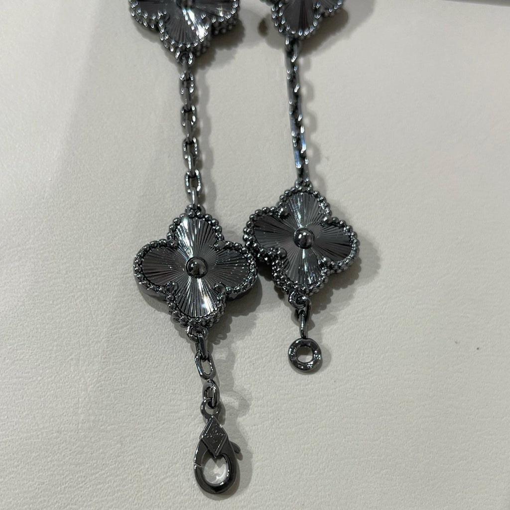 [Cyra] Neues CLOVER 5 MOTIF SCHWARZES ARMBAND