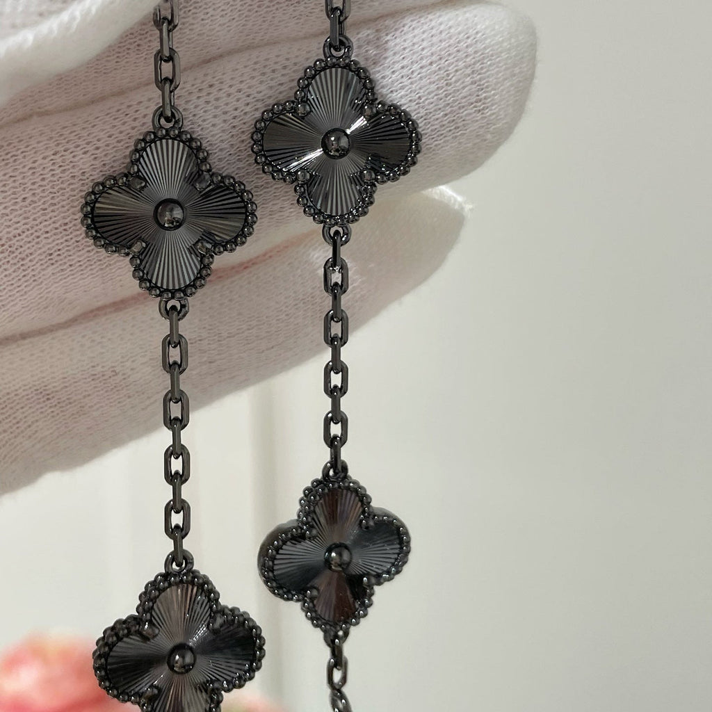 [Cyra] Neues CLOVER 5 MOTIF SCHWARZES ARMBAND