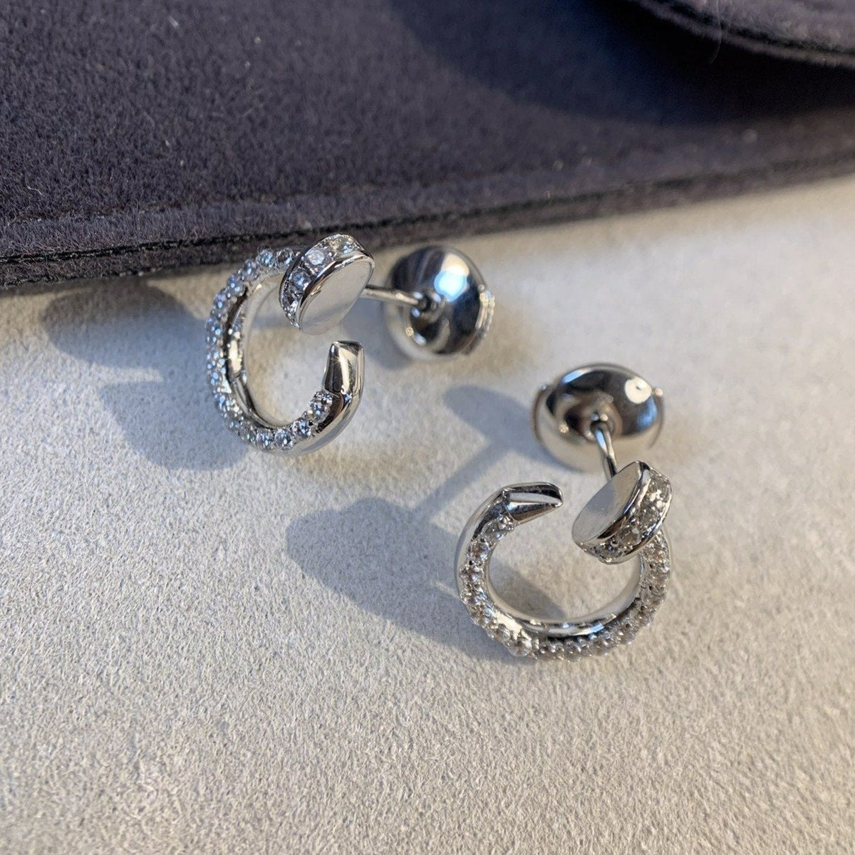 [Cyra]  JUSTE EARRINGS SILVER DIAMONDS