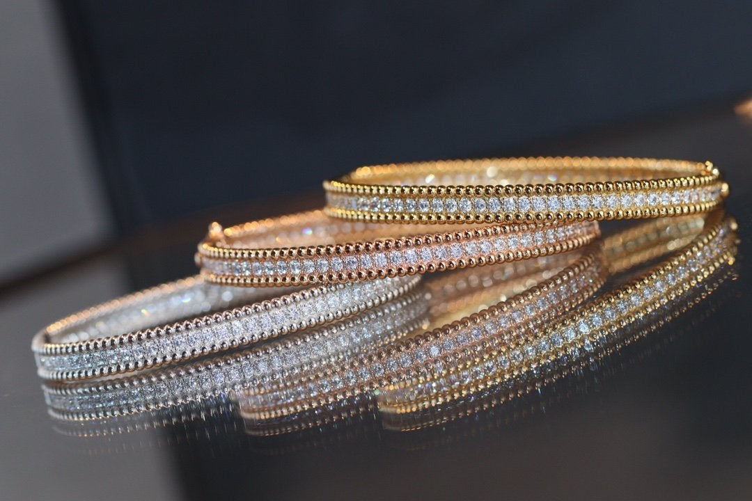 [Cyra] PERLEE ARMBAND MIT 1 DIAMANTREIHE
