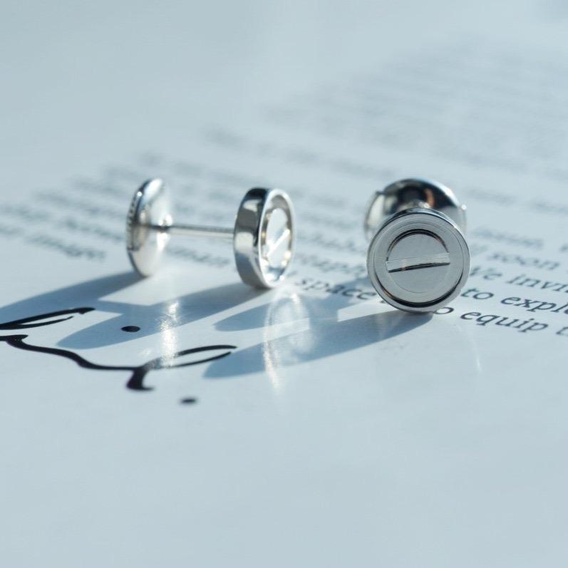[Cyra]  LOVE EARRINGS SILVER 10MM