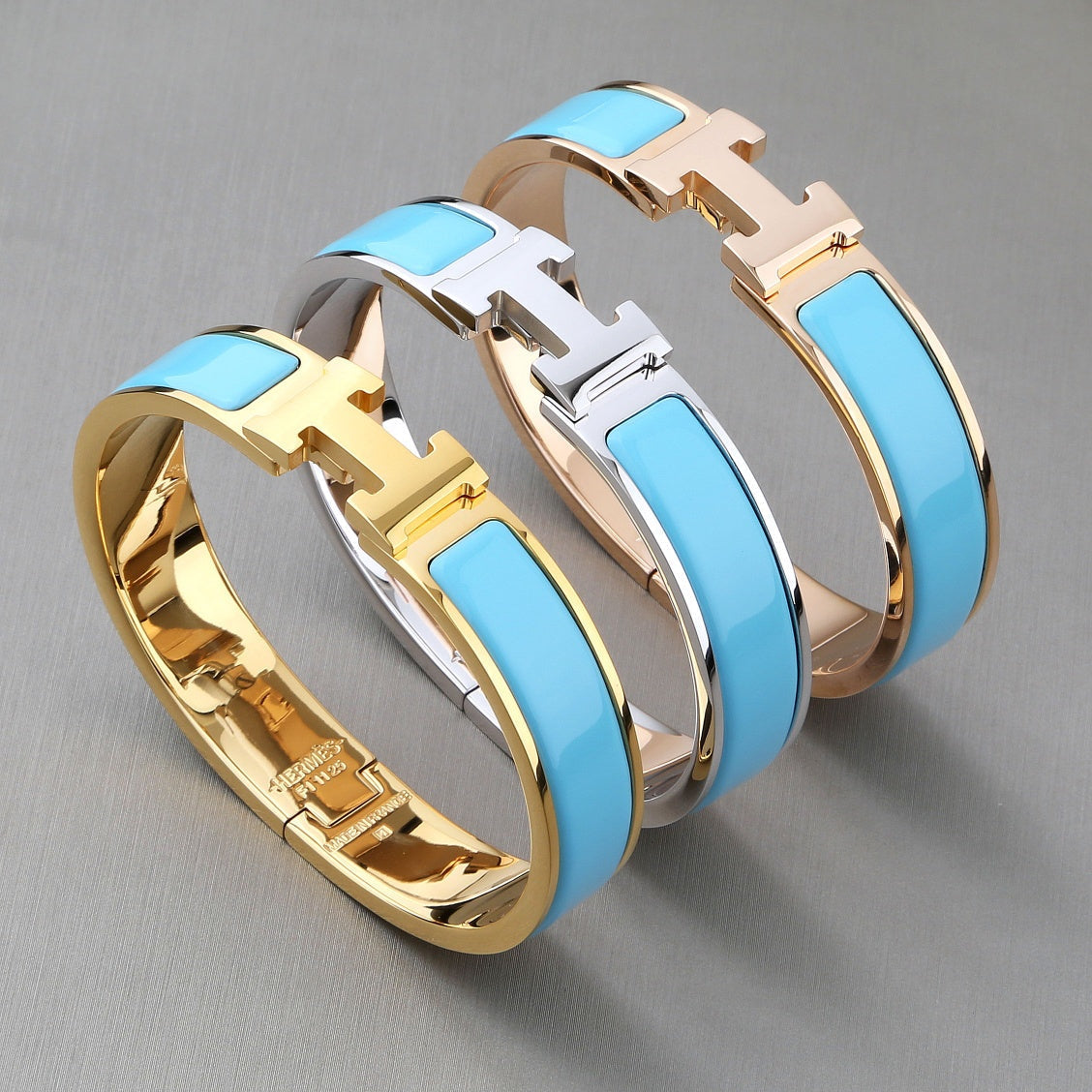 [Cyra]  H CLOUD BLUE BRACELET
