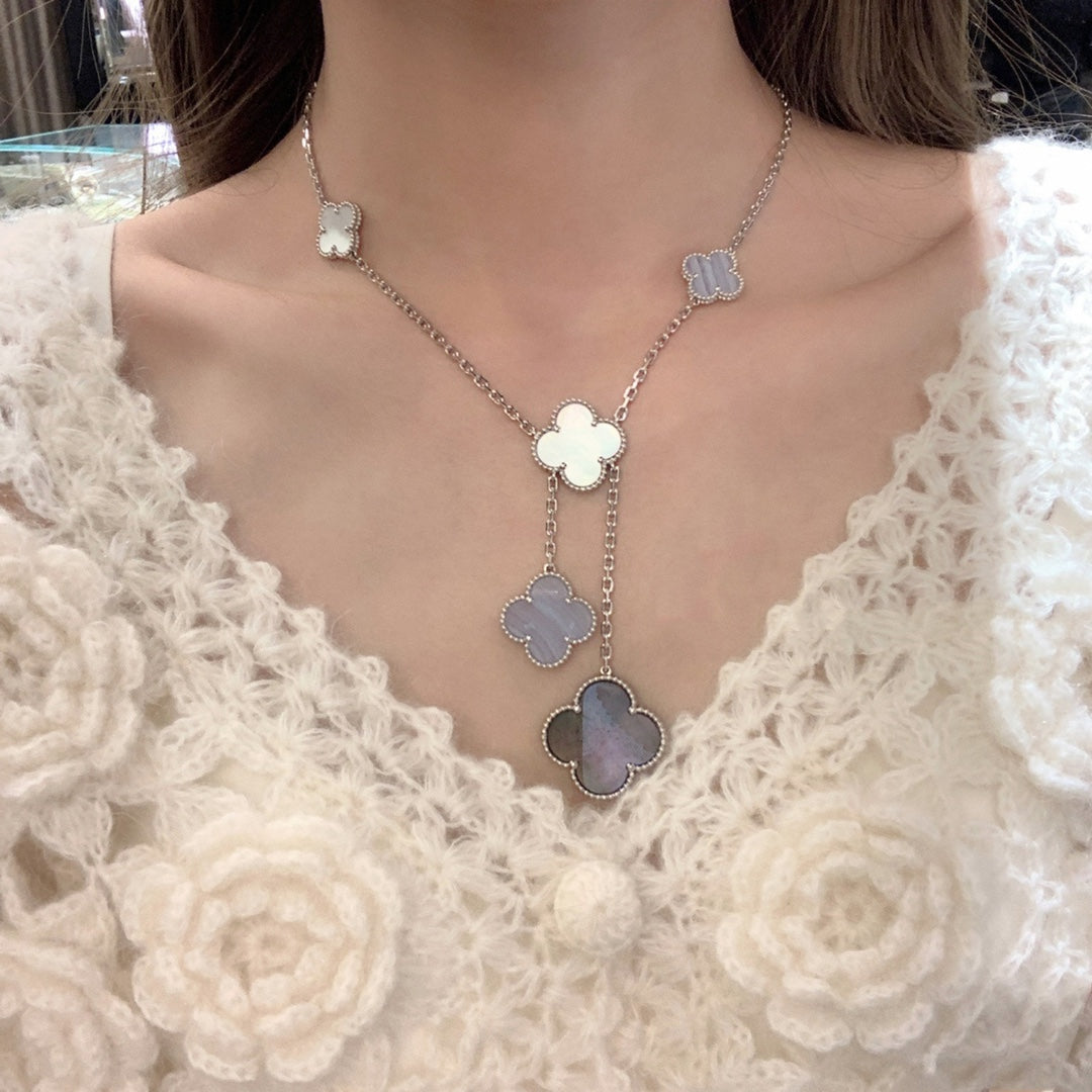 [Cyra]  CLOVER MOP CHALCEDONY NECKLACE SILVER 6 MOTIF