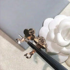 [Cyra]  CLOVER MEDIUM 1 MOTIFS  PINK MOP DIAMOND EARRINGS