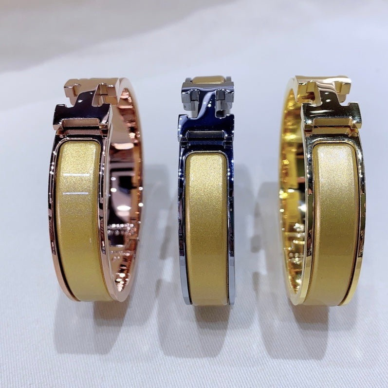 [Cyra] H CHAMPAGNE ARMBAND
