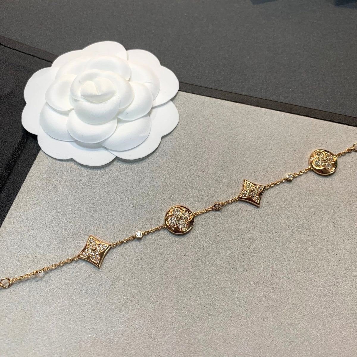 [Cyra]  STAR AND SUN 4 MOTIFS GOLD DIAMONDS BRACELET