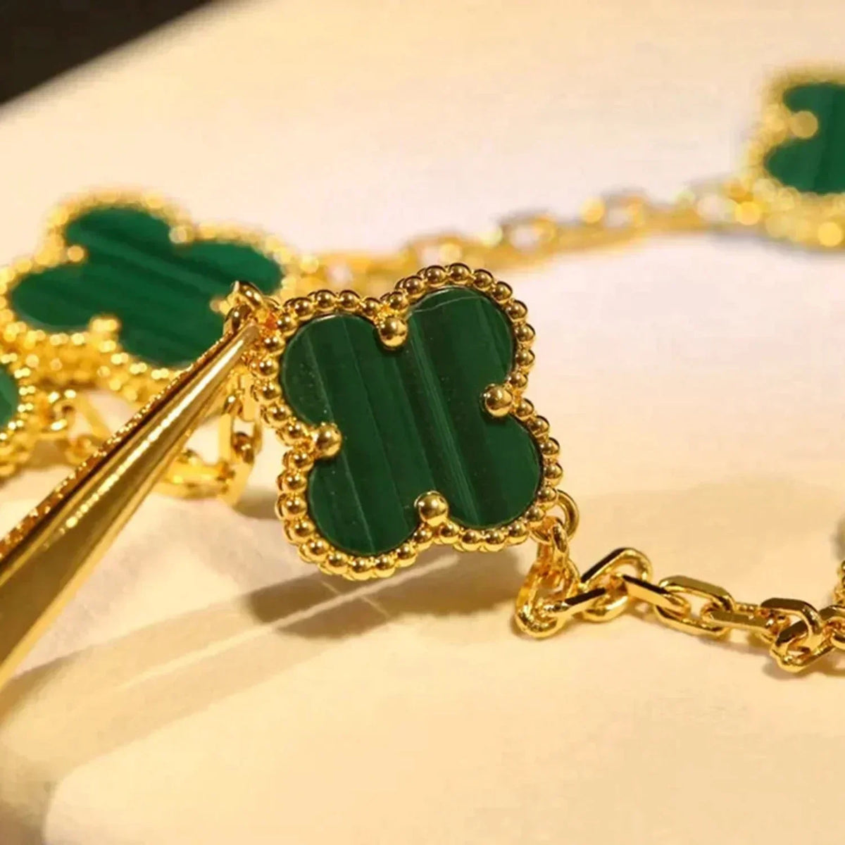 [Cyra] New  CLOVER 5 MOTIF MALACHITE BRACELET COLLECTION