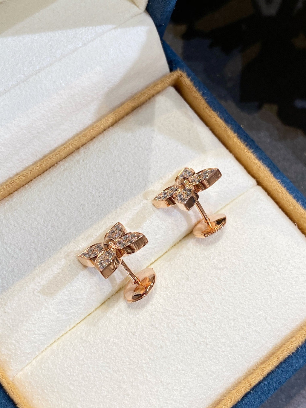 [Cyra]  STAR DIAMOND EARRINGS