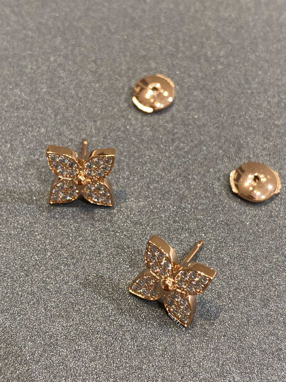 [Cyra]  STAR DIAMOND EARRINGS