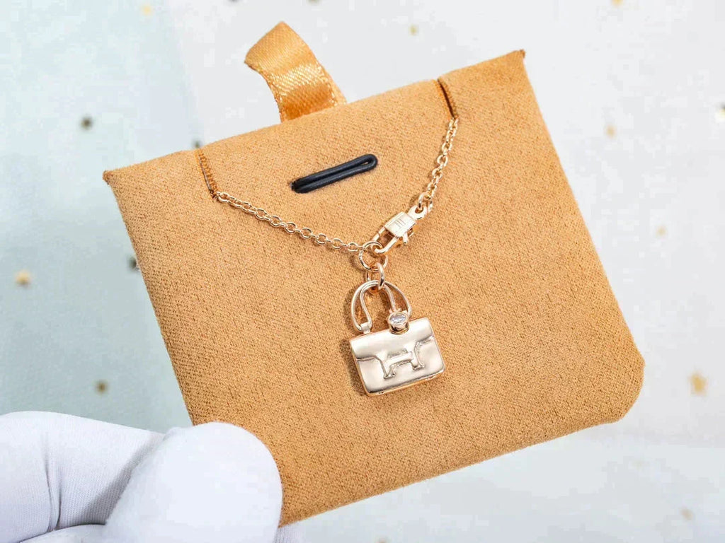 [Cyra]  AMULETTE PEDANT ROSE GOLD NECKLACE
