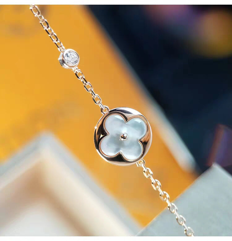[Cyra]  SUN MOP GOLD 1 DIAMOND NECKLACE