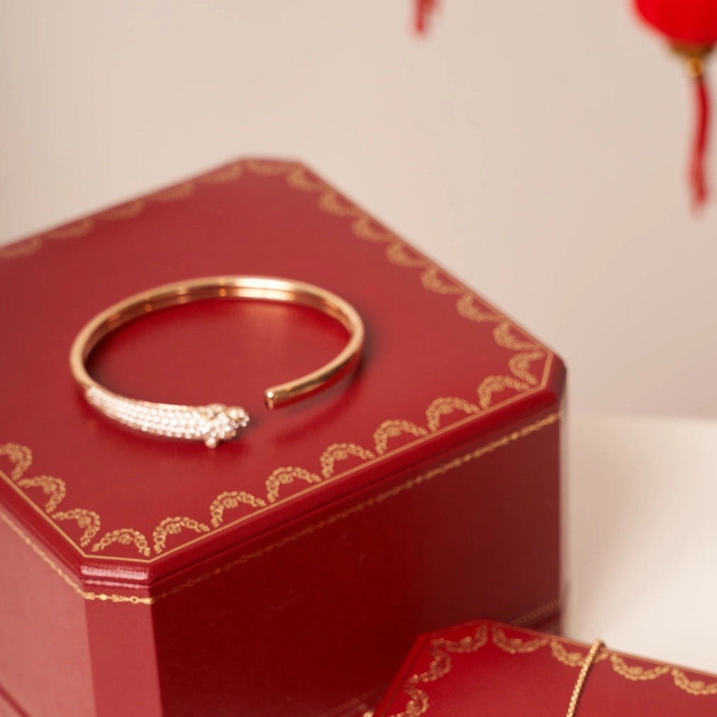 [Cyra]  PANTHÈRE OFFENES ARMBAND AUS ROSÉGOLD MIT DIAMANTEN
