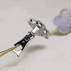 [Cyra]  CLOVER MEDIUM 1 MOTIFS  WHITE MOP EARRINGS SILVER