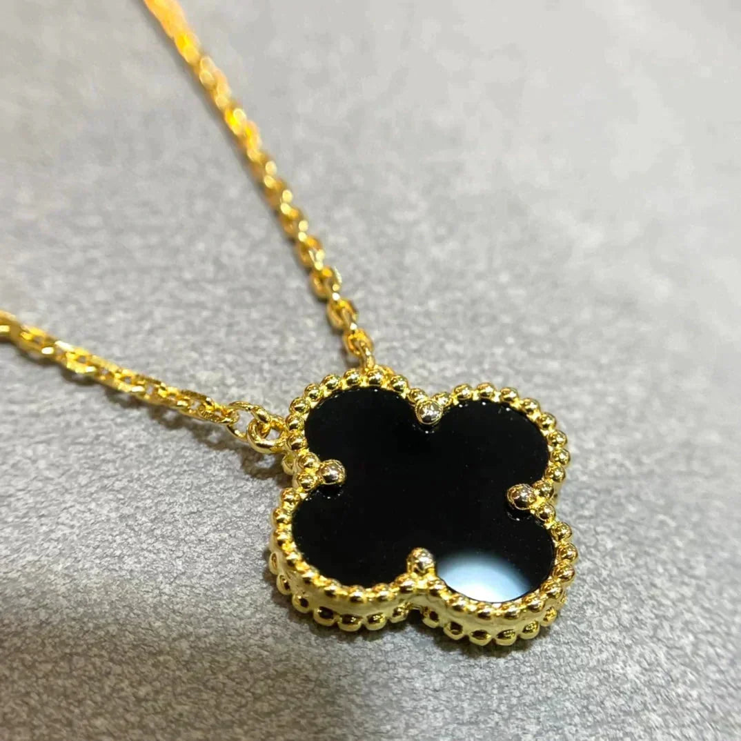 [Cyra]  CLOVER 15MM BLACK ONYX SINGLE FLOWER NECKLACE