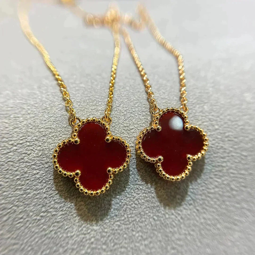 [Cyra]  CLOVER 15MM CARNELIAN SINGLE FLOWER NECKLACE