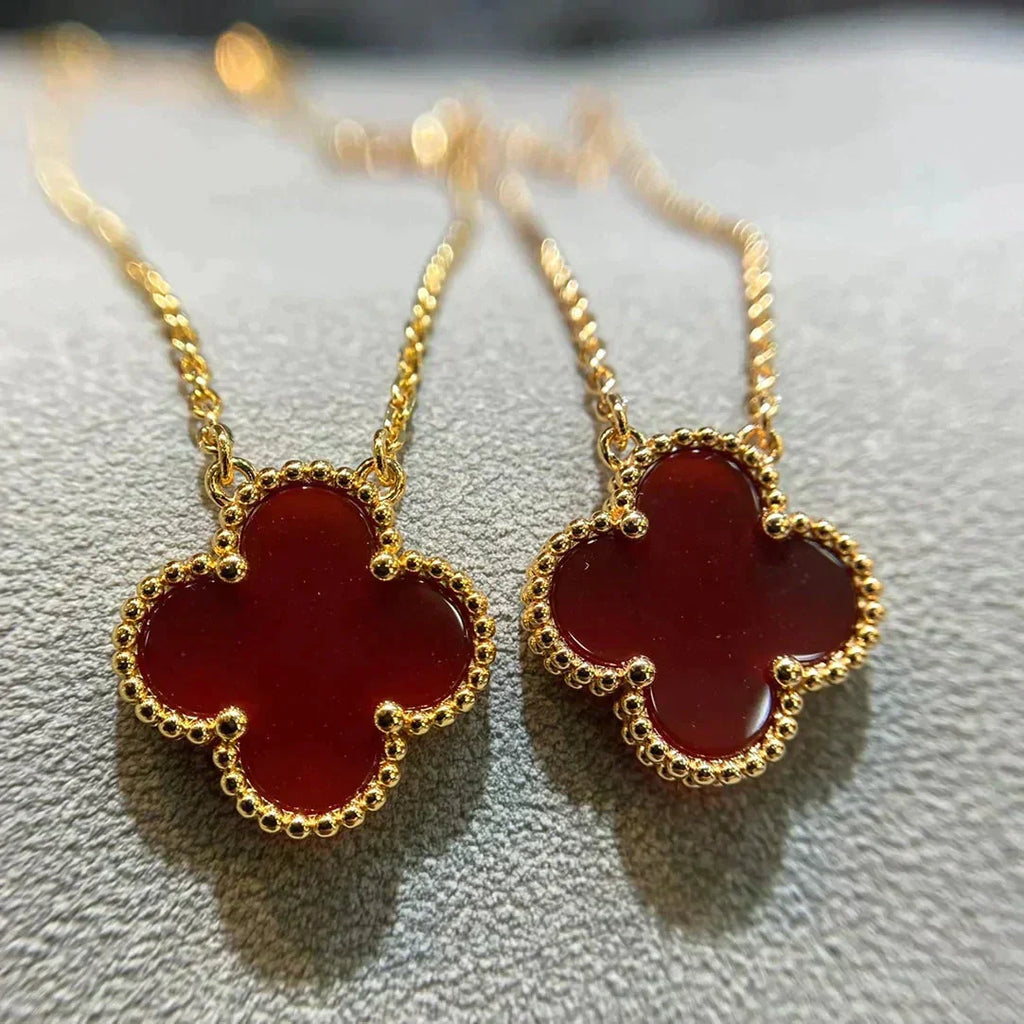 [Cyra]  CLOVER 15MM CARNELIAN SINGLE FLOWER NECKLACE