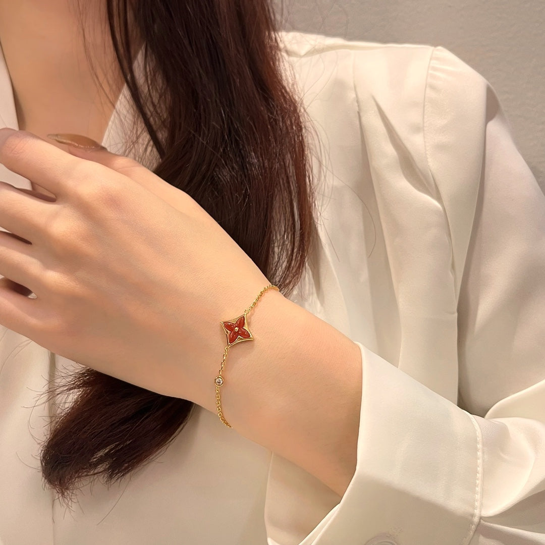 [Cyra] COLOR STAR ARMBAND AUS KARNEOL, ROSÉGOLD UND DIAMANTEN