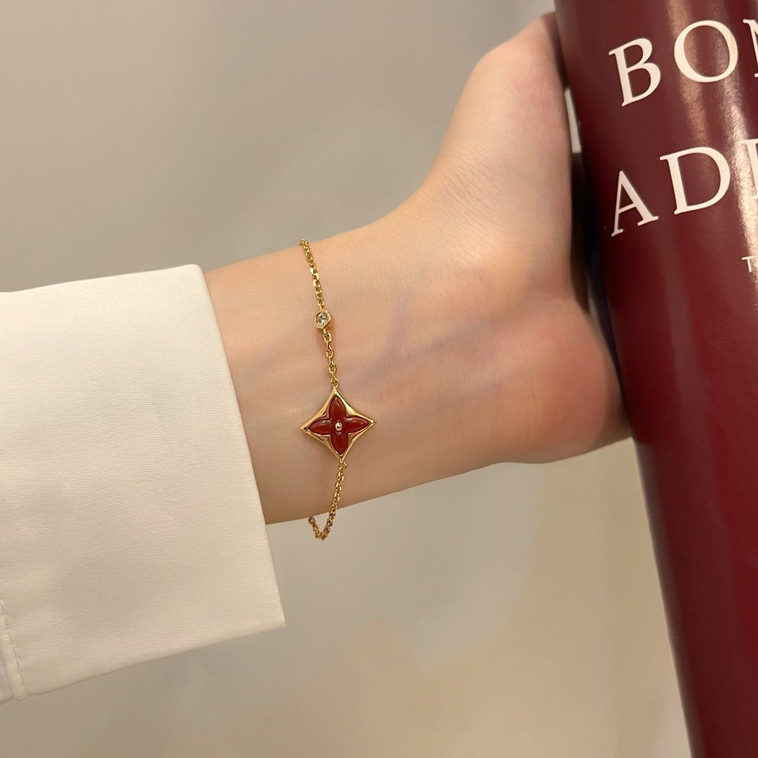 [Cyra] COLOR STAR ARMBAND AUS KARNEOL, ROSÉGOLD UND DIAMANTEN