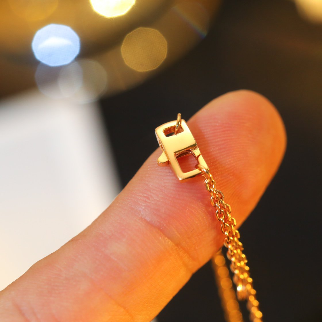 [Cyra] KETTE MIT STERN- UND SONNENDIAMANT IN ROSÉGOLD