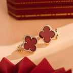 [Cyra]  CLOVER MEDIUM 1 MOTIFS CARNELIAN  EARRINGS