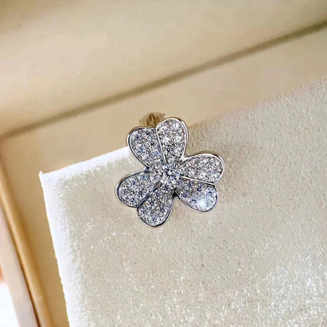[Cyra]  CLOVER COMOS DIAMOND EARRINGS SILVER