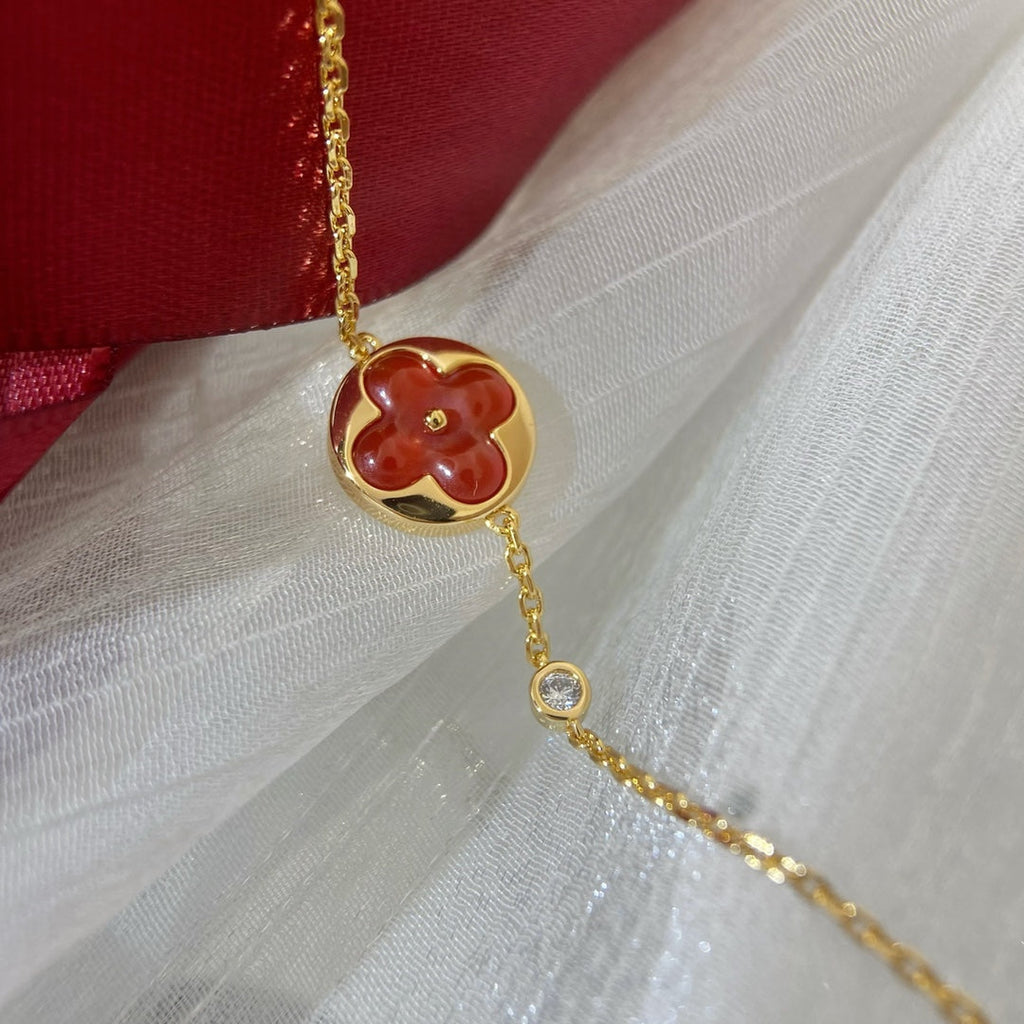 [Cyra]  SUN PEDANT CARNELIAN BRACELET
