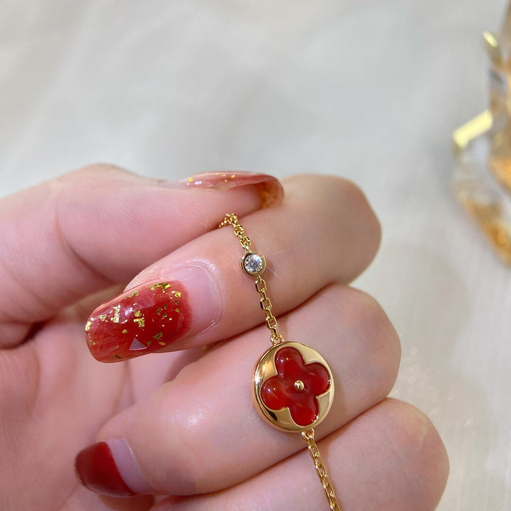 [Cyra]  SUN PEDANT CARNELIAN BRACELET