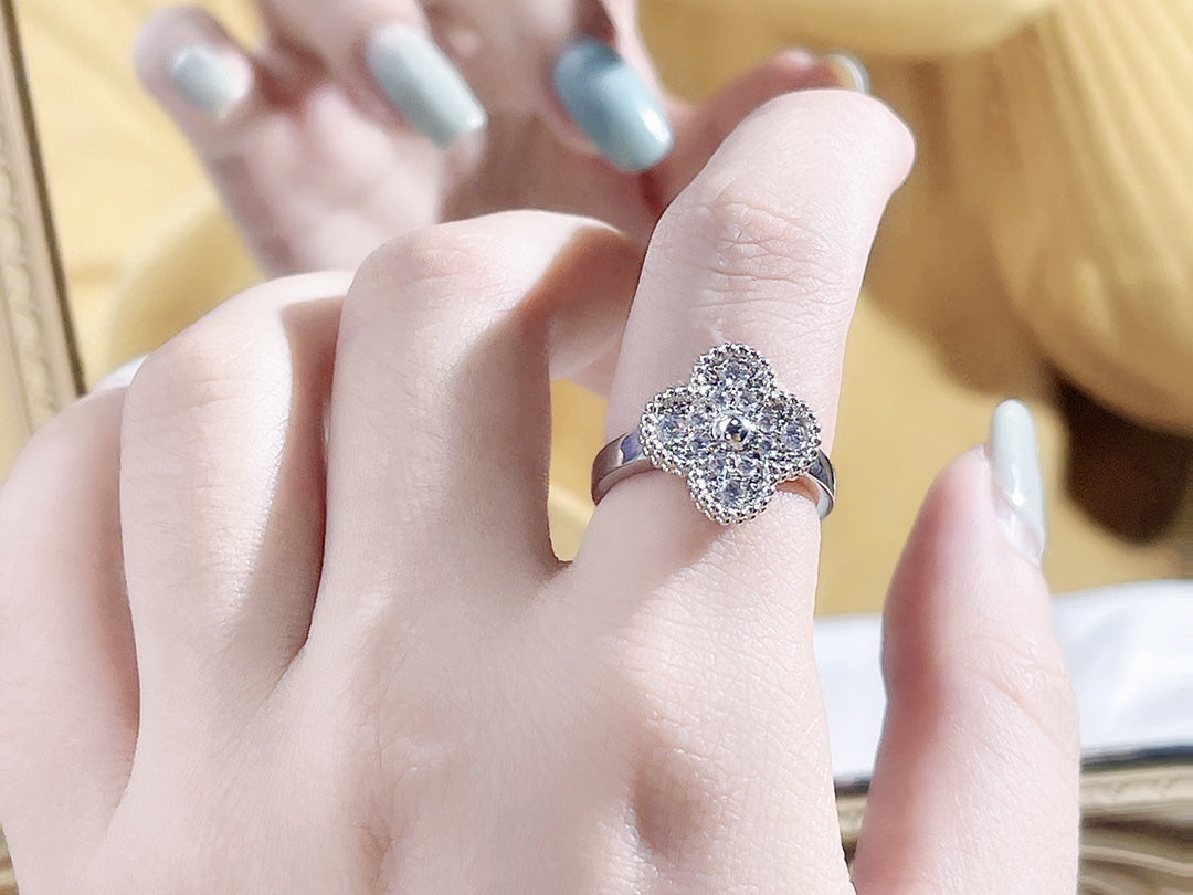 [Cyra]  CLOVER DIAMOND RING