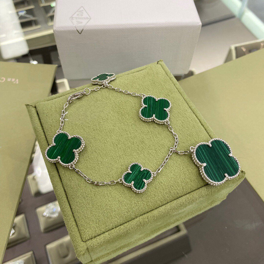 [Cyra]  CLOVER 5 MOTIFS SIVLER MALACHITE BRACELET