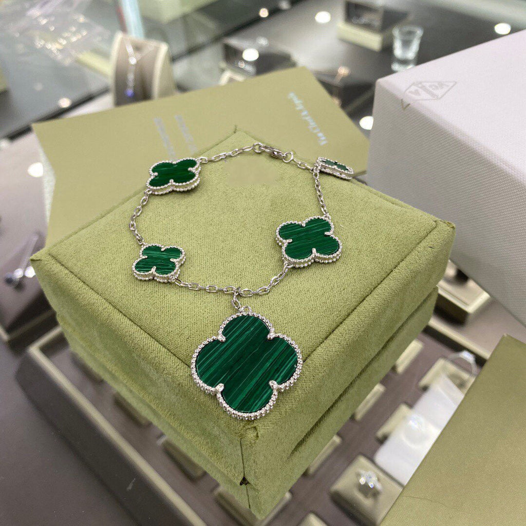[Cyra]  CLOVER 5 MOTIFS SIVLER MALACHITE BRACELET