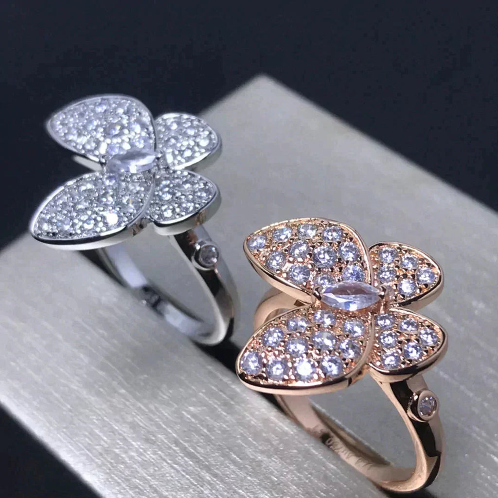 [Cyra] SCHMETTERLING-RING AUS ROSÉGOLD MIT DIAMANTEN