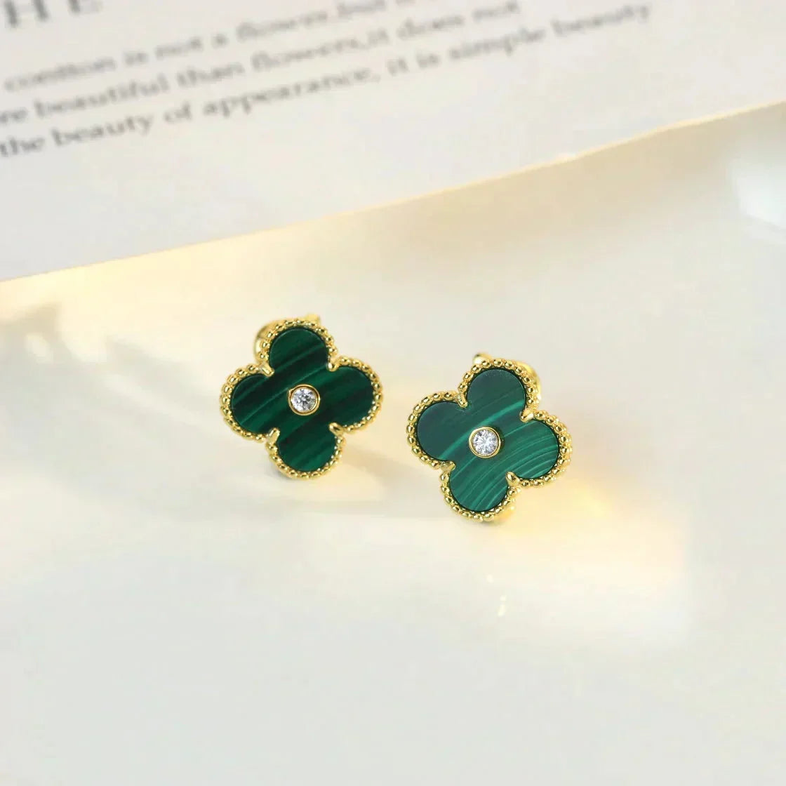 [Cyra]  CLOVER MEDIUM 1 MOTIFS MALACHITE DIAMOND EARRINGS