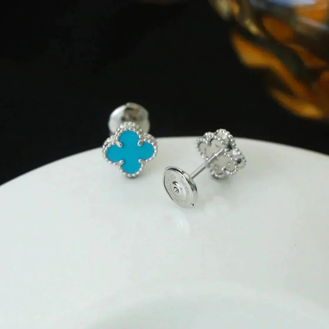 [Cyra]  CLOVER MINI 9.5MM ONYX STUD EARRINGS SILVER