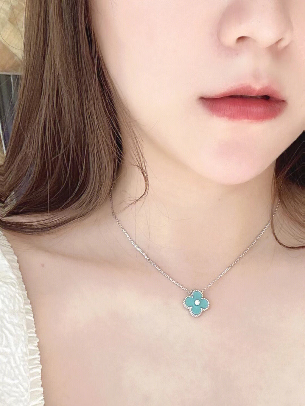 [Cyra] クローバー 1 ダイヤモンド ライトブルー シルバー ネックレス