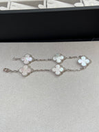 [Cyra] New CLOVER WHITE PEARL MOP 5 MOTIF BRACELET COLLECTION