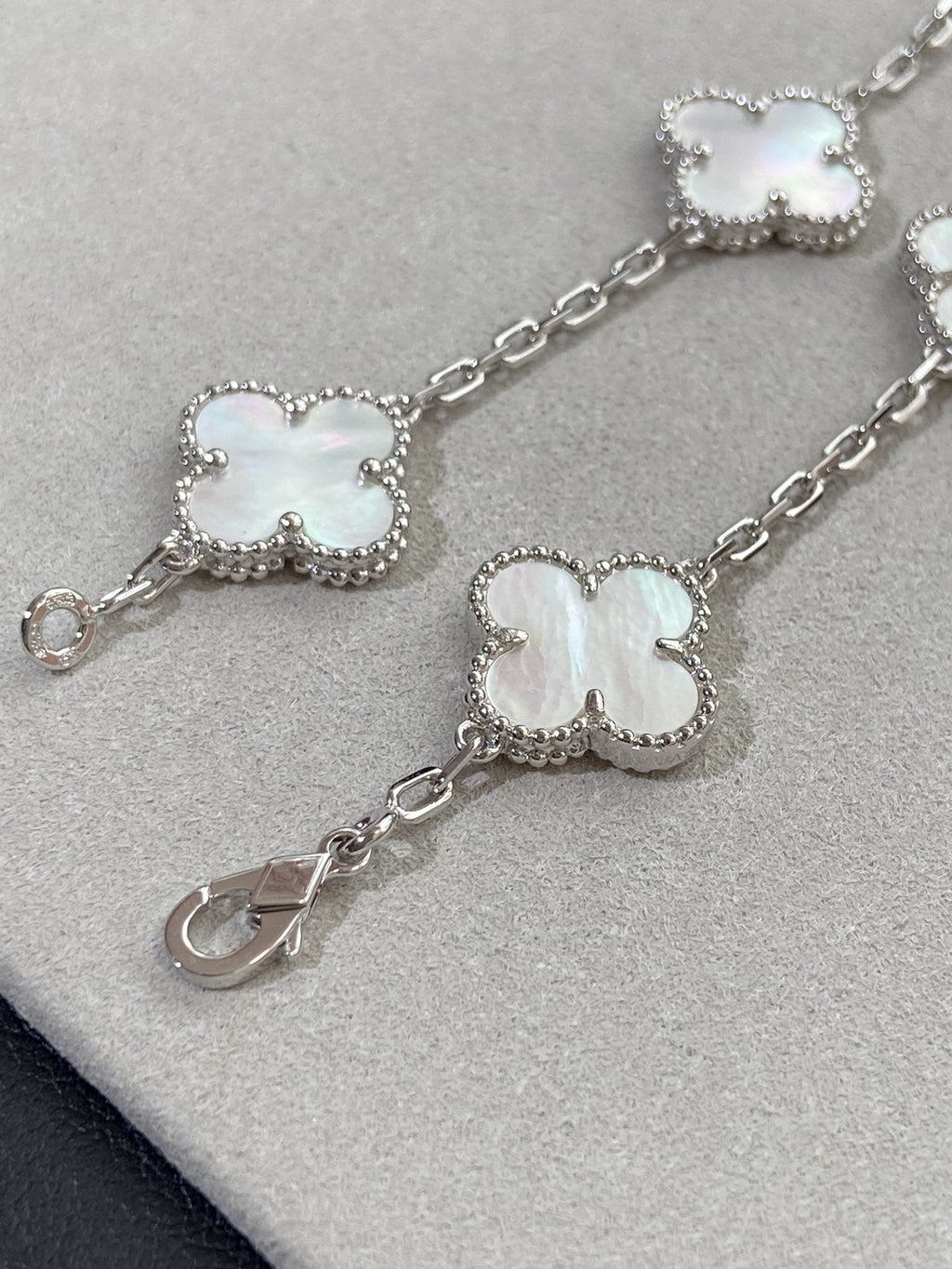 [Cyra] New CLOVER WHITE PEARL MOP 5 MOTIF BRACELET COLLECTION