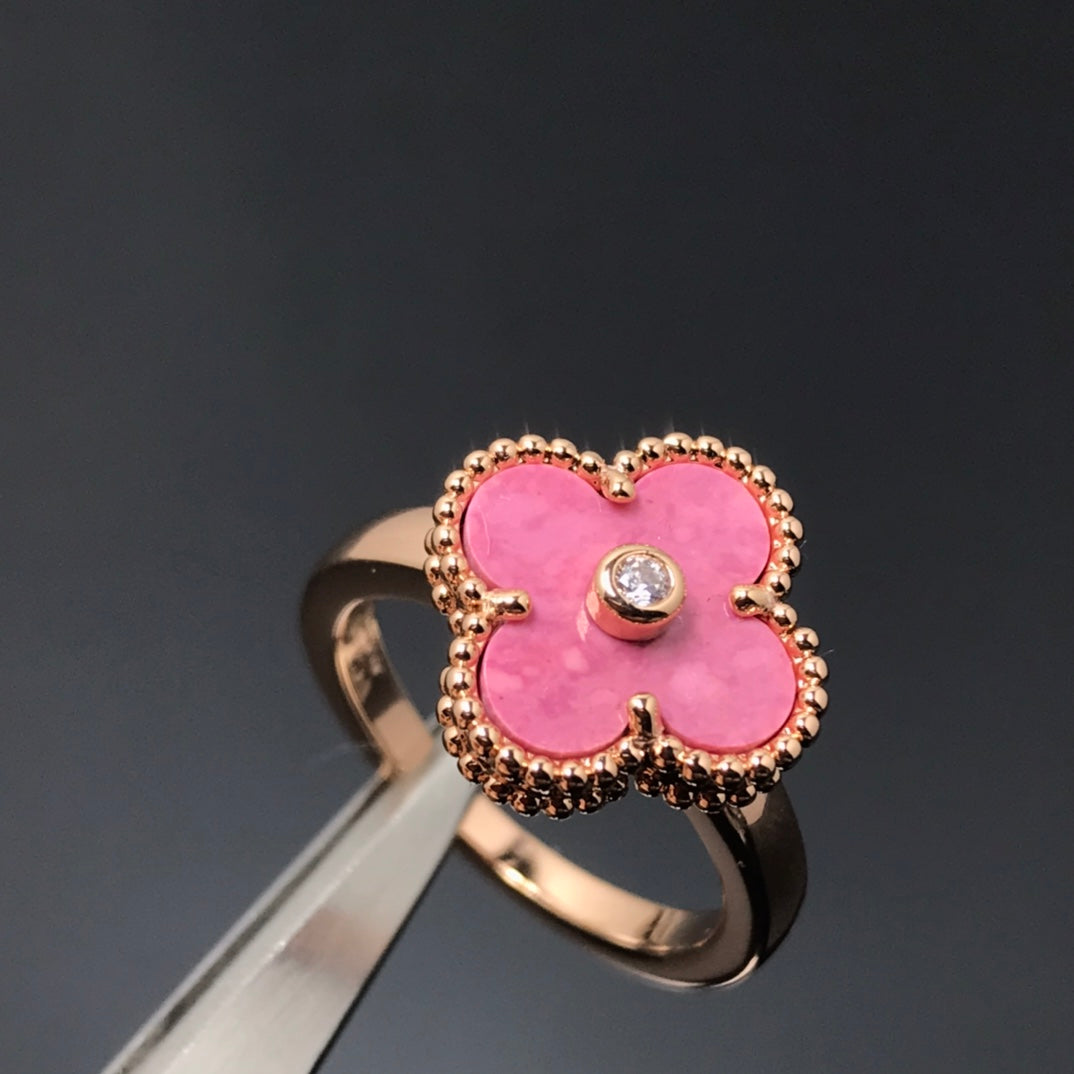[Cyra]  CLOVER RHODONITE ROSE GOLD RING