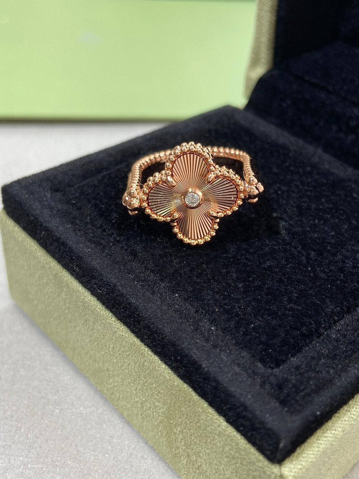 [Cyra]  CLOVER RIVERSIBLE ROSE GOLD RING