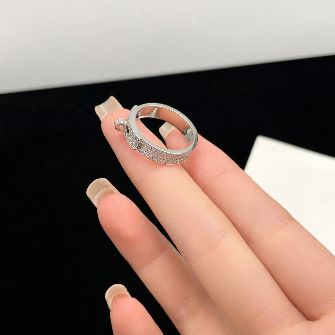 [Cyra]  KELLY SILVER DIAMOND RING