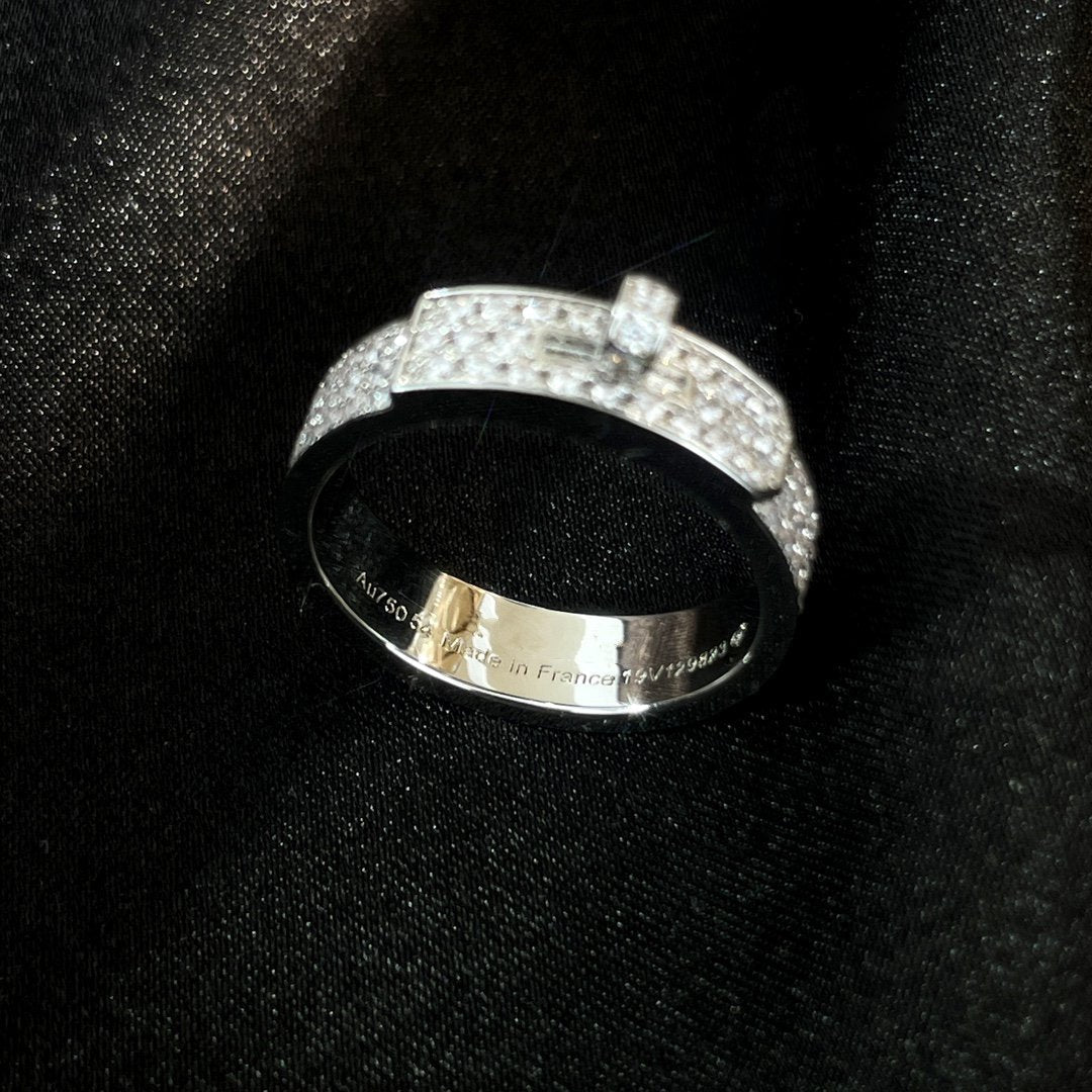 [Cyra]  KELLY SILVER DIAMOND RING