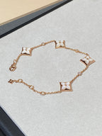 [Cyra]  STAR 4 MOTIF MOP DIAMOND PINK GOLD BRACELET