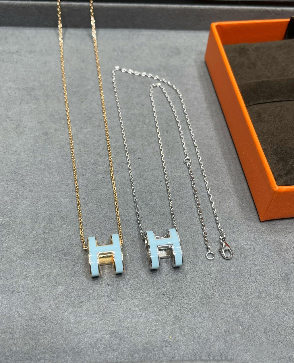 [Cyra]  POP H SKY BLUE NECKLACE
