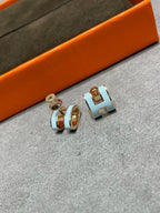 [Cyra]  POP H スカイブルー スタッドピアス
