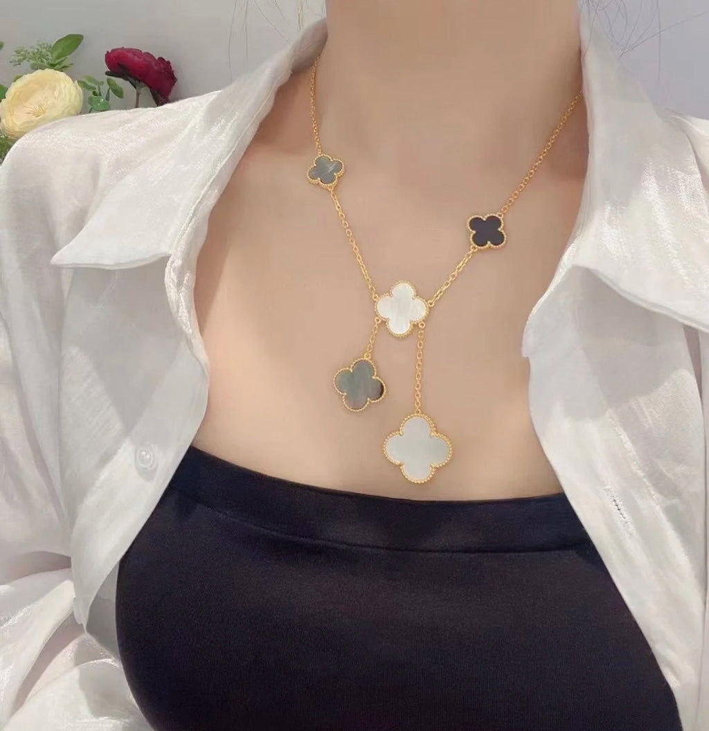 [Cyra]  CLOVER 6 MOTIF MOP ONYX GOLD NECKLACE