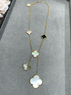 [Cyra]  CLOVER 6 MOTIF MOP ONYX GOLD NECKLACE